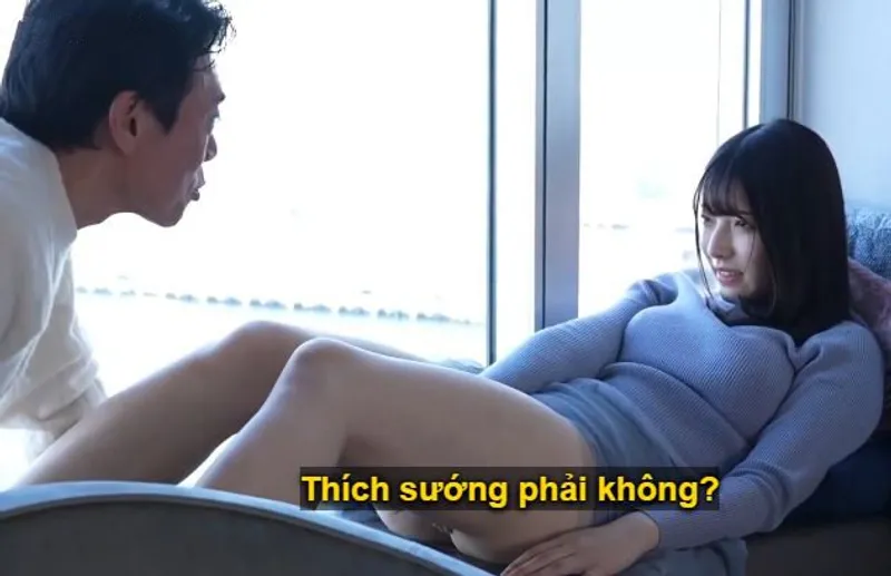 Buổi hẹn bí mật giữa ông chú lớn tuổi và cô minh tinh trẻ tuổi mới chập chững vào nghề tại nhà nghỉ sang trọng.
