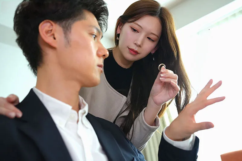 Người vợ đi đi chơi, người chồng ở nhà bị nhỏ em người vợ gạ xxx không trượt phát nào